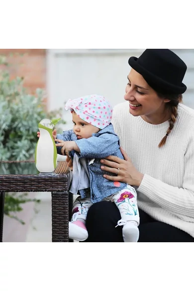 nosiboo-go-hordozhato-orrszivo-anya-es-kislanya-a-kislany-egy-nosiboo-orrszivo-fele-nyul