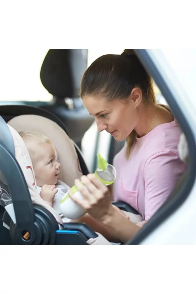 nosiboo-go-hordozhato-orrszivo-baba-autosulesben-az-anyukajaval-es-egy-nosiboo-orrszivoval